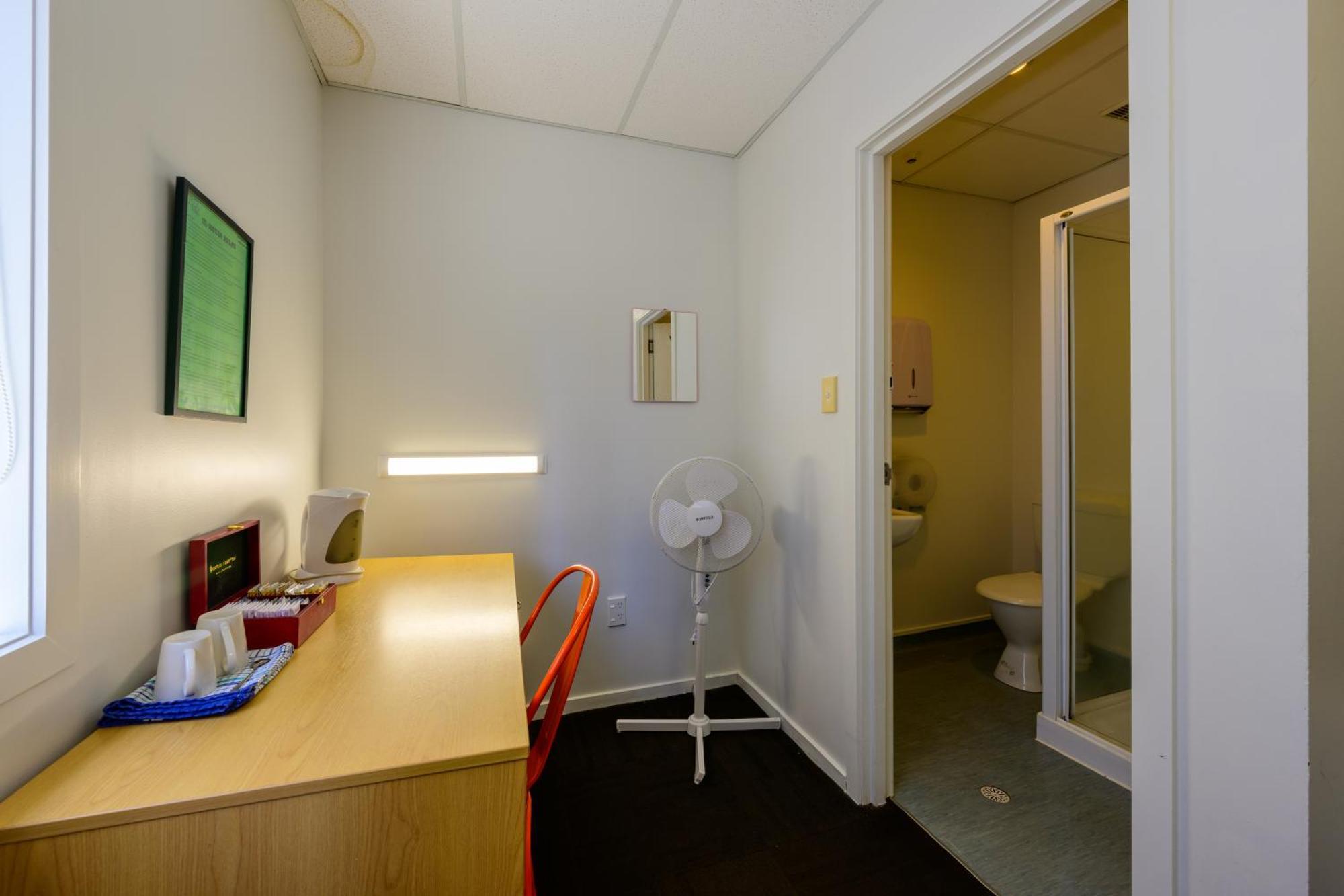 Trek Global Backpackers Hostal *
