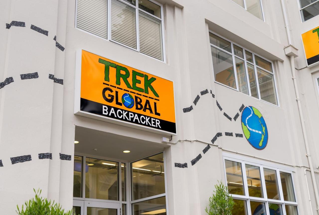 Trek Global Backpackers Hostal *